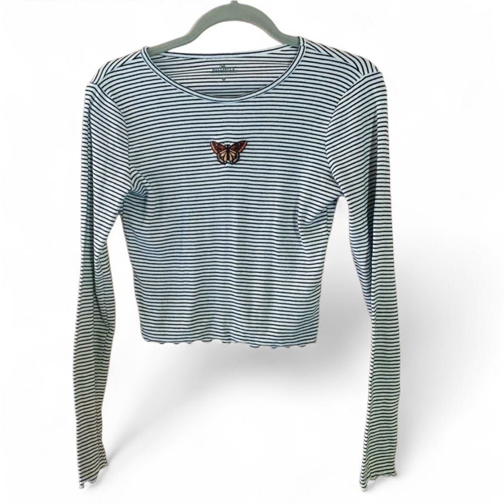 HOLLISTER BUTTERFLY CROP TOP LONG SLEEVE BLACK WHITE STRIPED RIBBED KNIT MEDIUM
